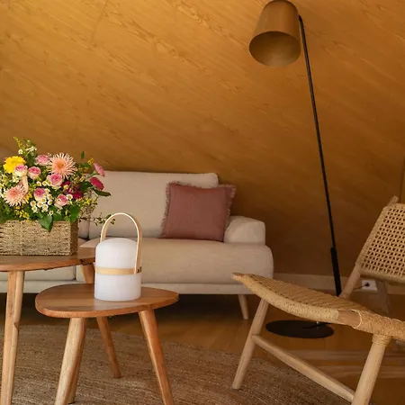 De Xarás, Néboda *