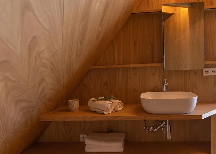 De Xaras, Neboda * Marín